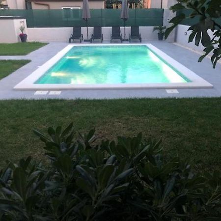 Leneda Apartments With Pool Pula Exterior photo