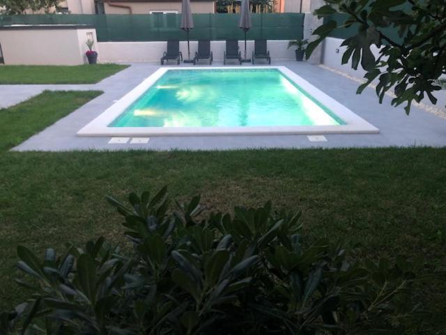 Leneda Apartments With Pool Pula Exterior photo
