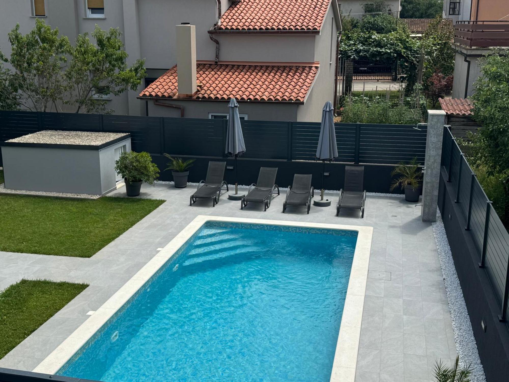 Leneda Apartments With Pool Pula Exterior photo